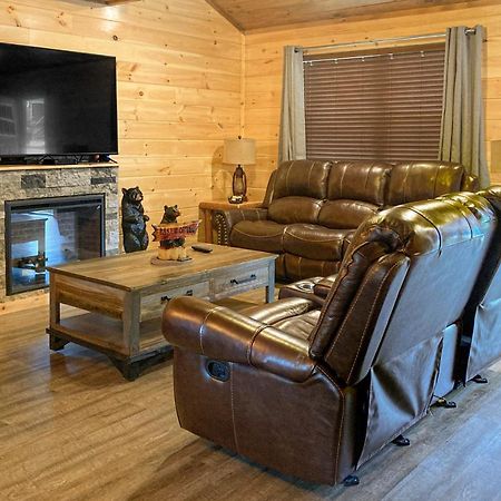 The Lazy Bear Villa Pigeon Forge Bagian luar foto