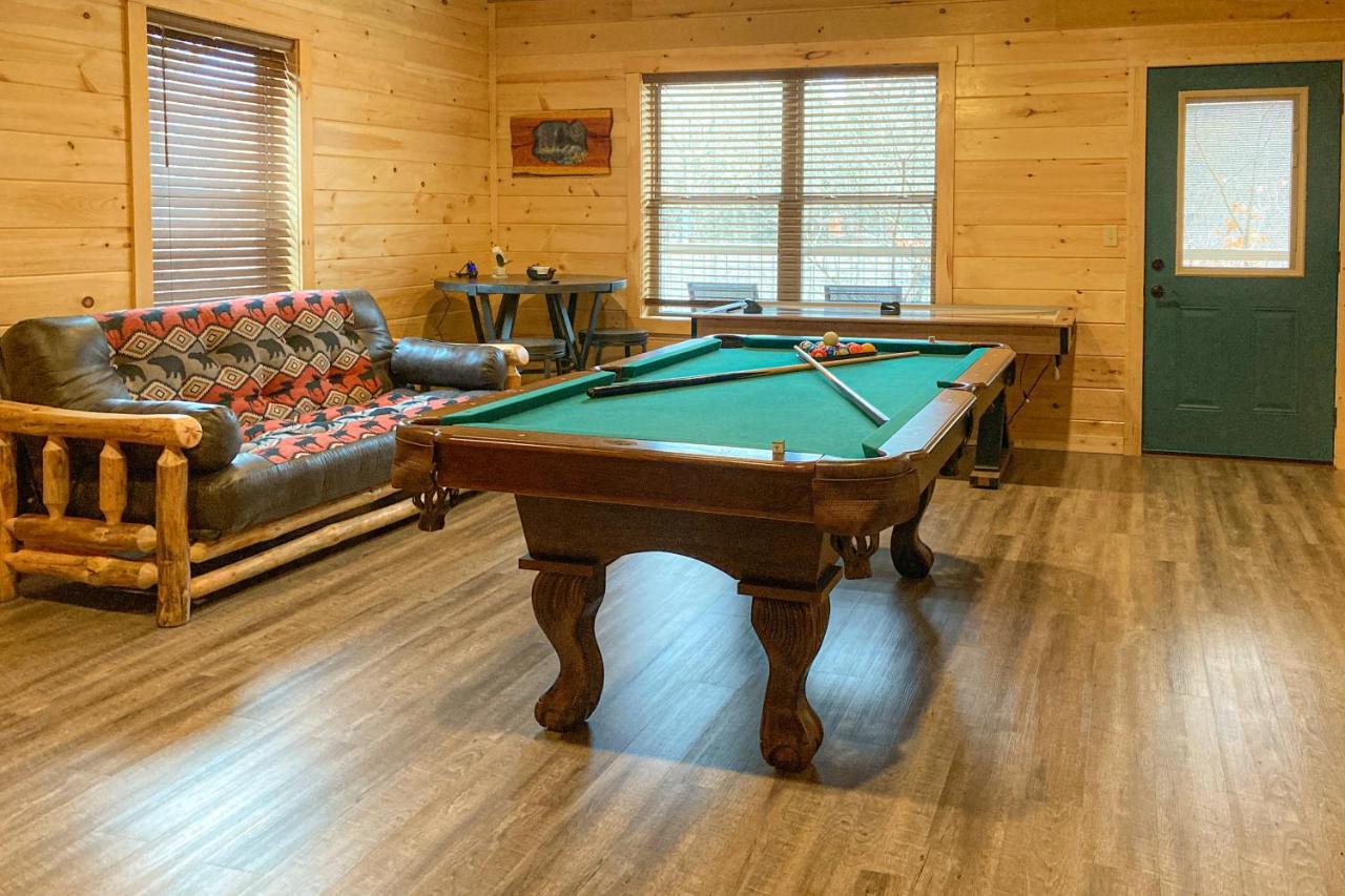 The Lazy Bear Villa Pigeon Forge Bagian luar foto