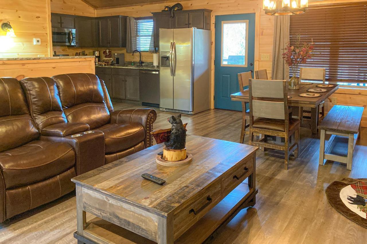 The Lazy Bear Villa Pigeon Forge Bagian luar foto