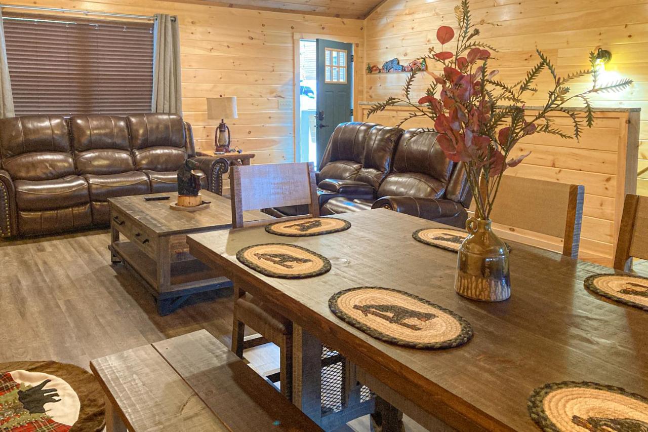 The Lazy Bear Villa Pigeon Forge Bagian luar foto