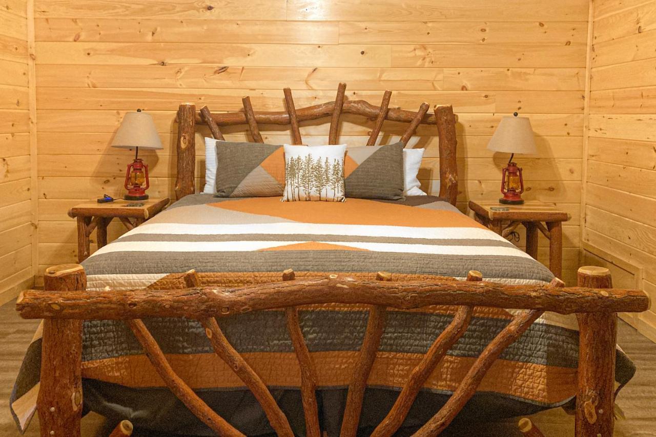 The Lazy Bear Villa Pigeon Forge Bagian luar foto