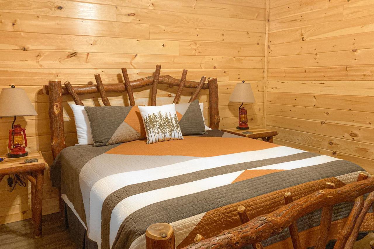 The Lazy Bear Villa Pigeon Forge Bagian luar foto