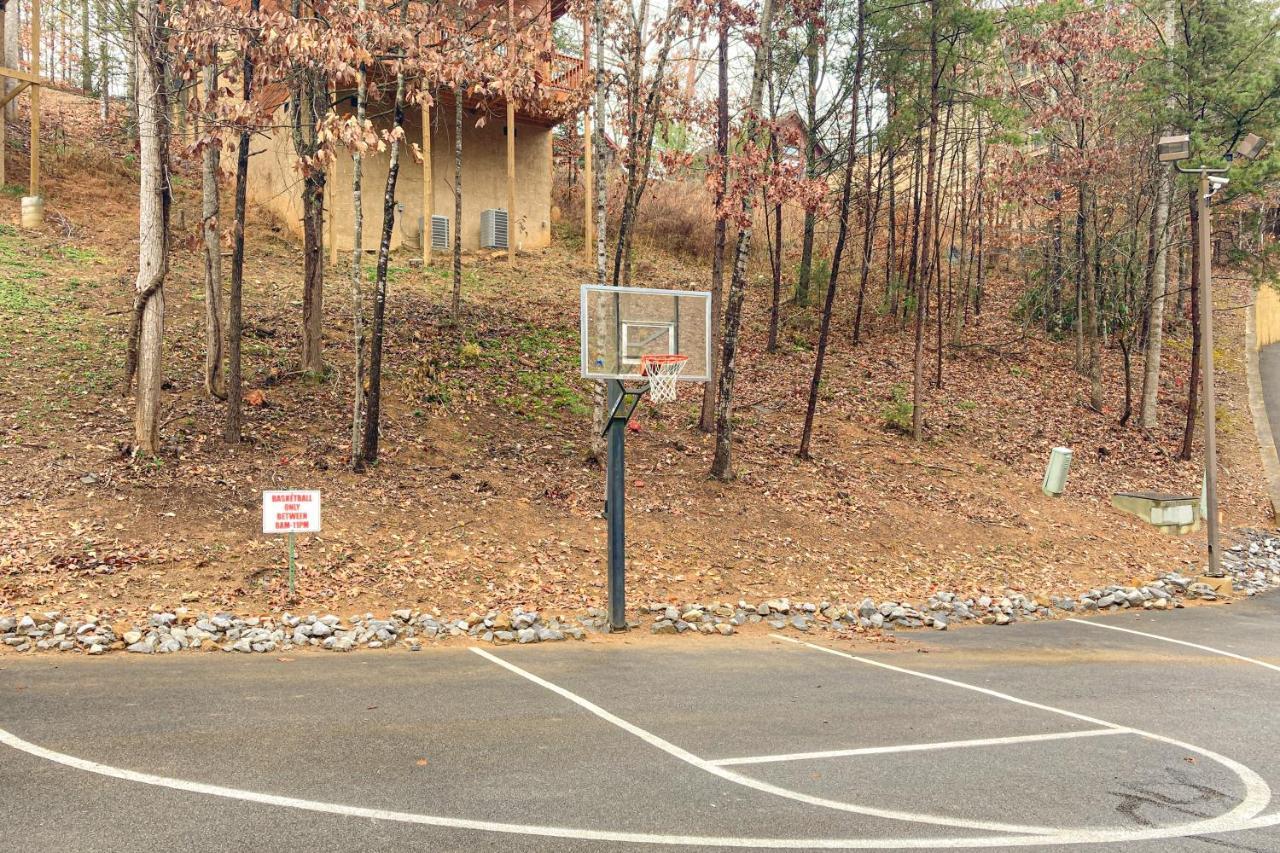 The Lazy Bear Villa Pigeon Forge Bagian luar foto